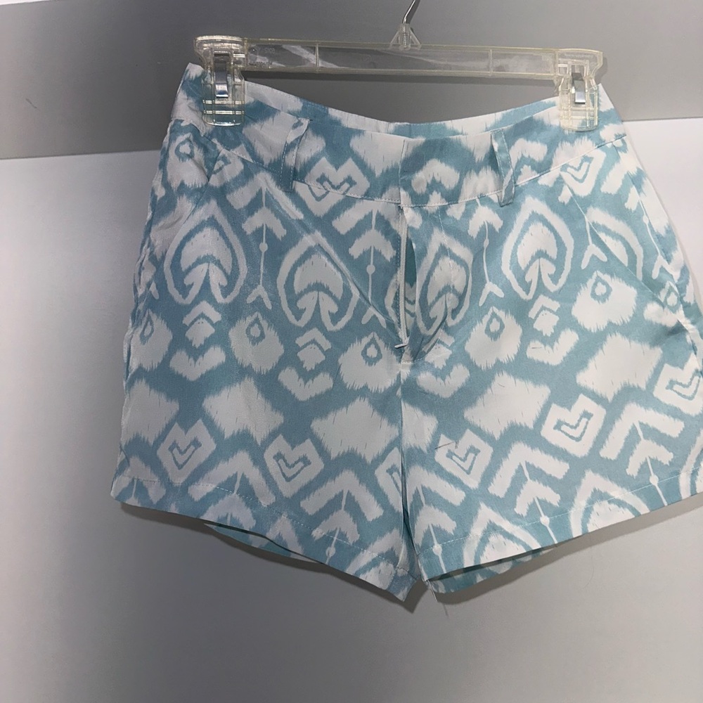 Chelsea & Violet Blue and White Patterned Shorts